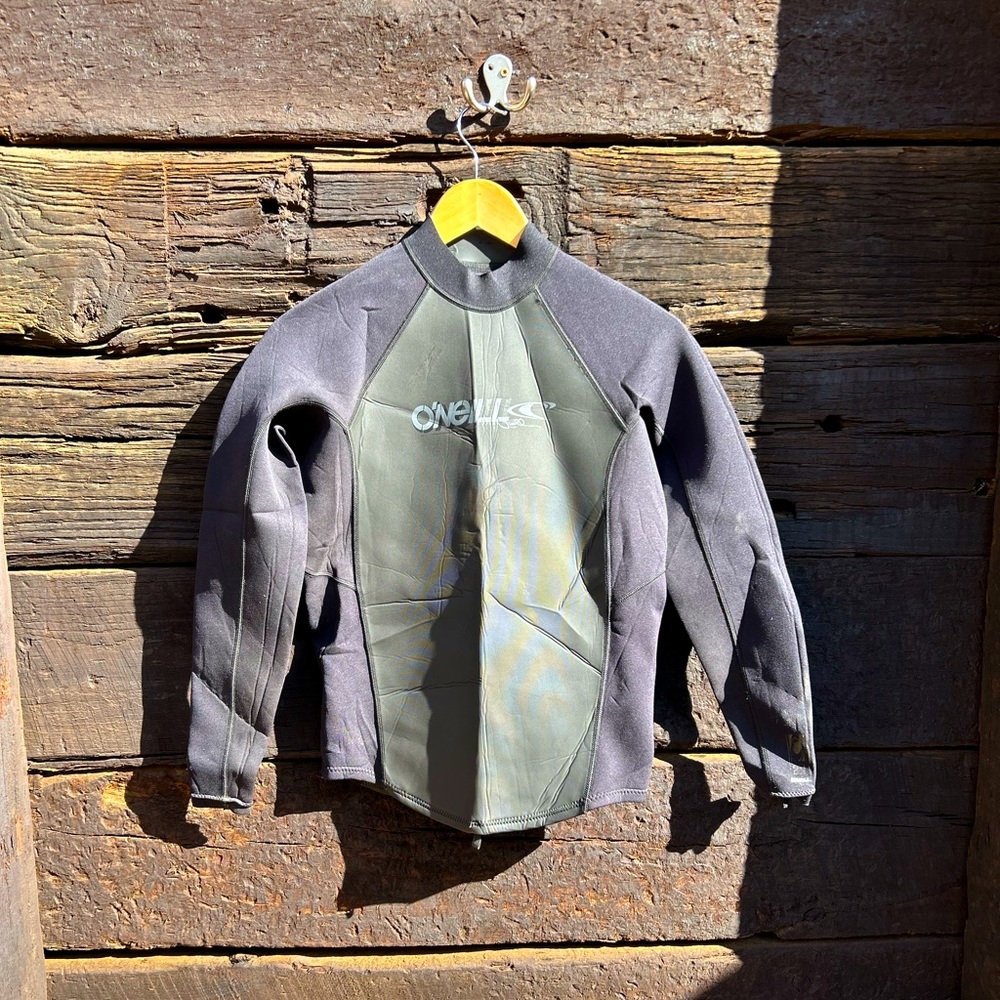 Men’s O’NEILL wetsuit top 2:1 zip back size: Medium